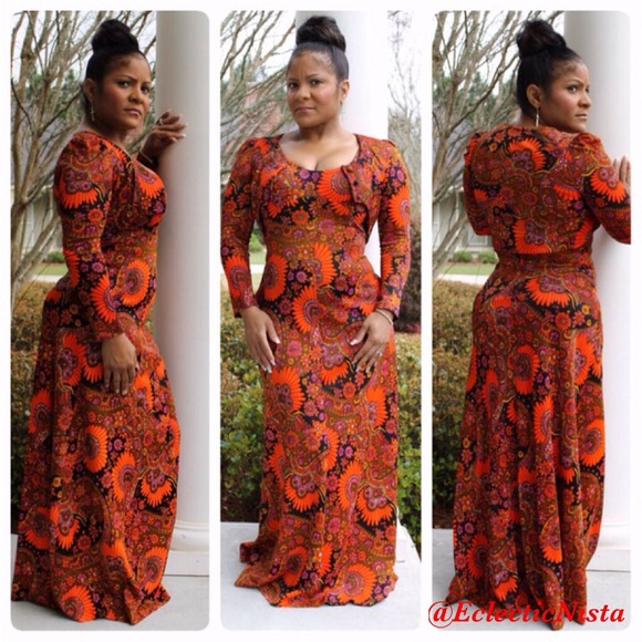 ❌SOLD❌💜Vintage  70s Paisley Maxi Dress & Shrug - Picture 2 of 3