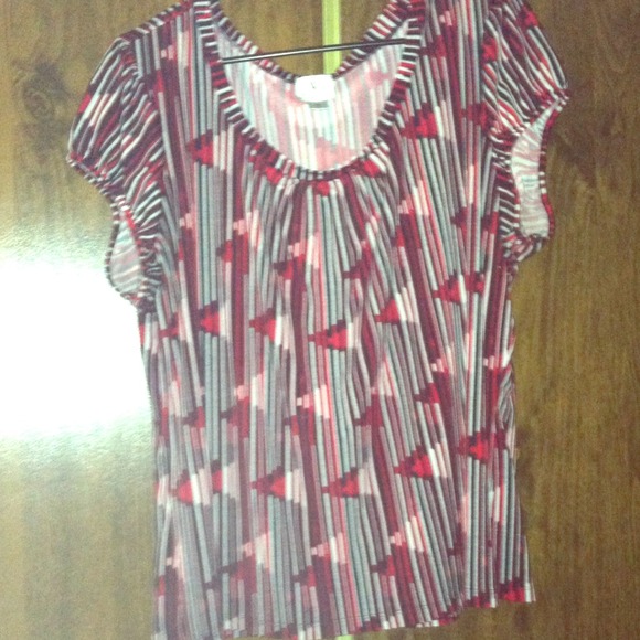 Cute black red and white top.