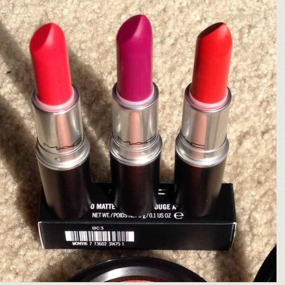 Mac makeup bundle ✨✨ - Picture 3 of 3