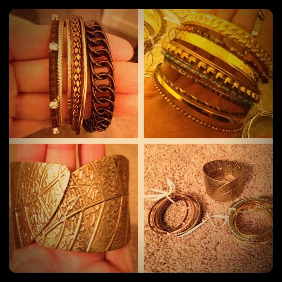 Bundle of 3 bracelet sets