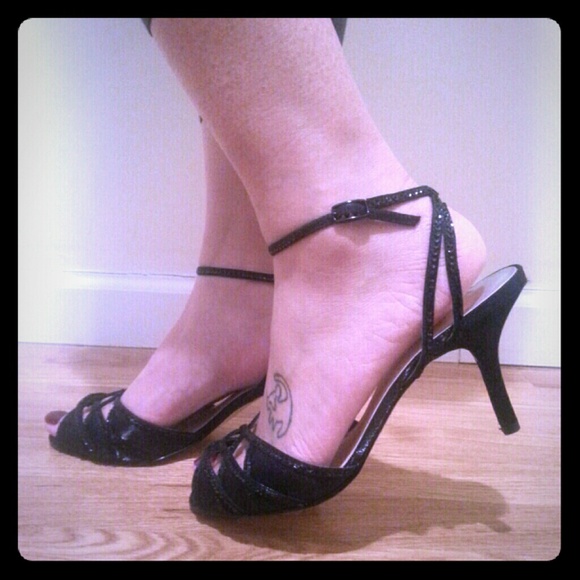 💄👠 Feminime Ankle Strap Satin & Sequin