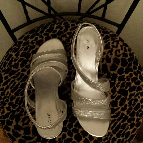 APT. 9 crystal silver heel