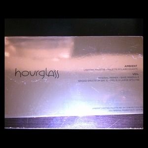 Limited edition Hourglass Ambient light palette