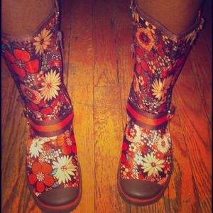 Floral Vintage boots