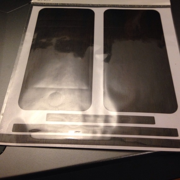 Full Body iPhone 4/4S Skin - Ebony Wood