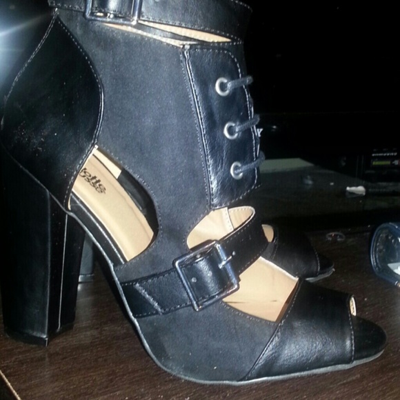 Black open cut bootie