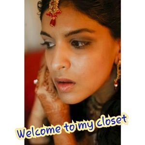 Welcome to my closet. Pls take a look.