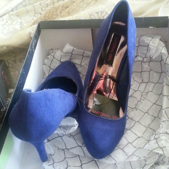 Macy's Material Girl Beautiful royal blue heels - Picture 2 of 3