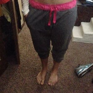HOLD Lululemon cropped yoga pants NWOT