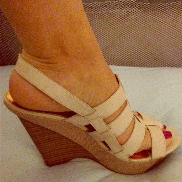 BCBG wedges