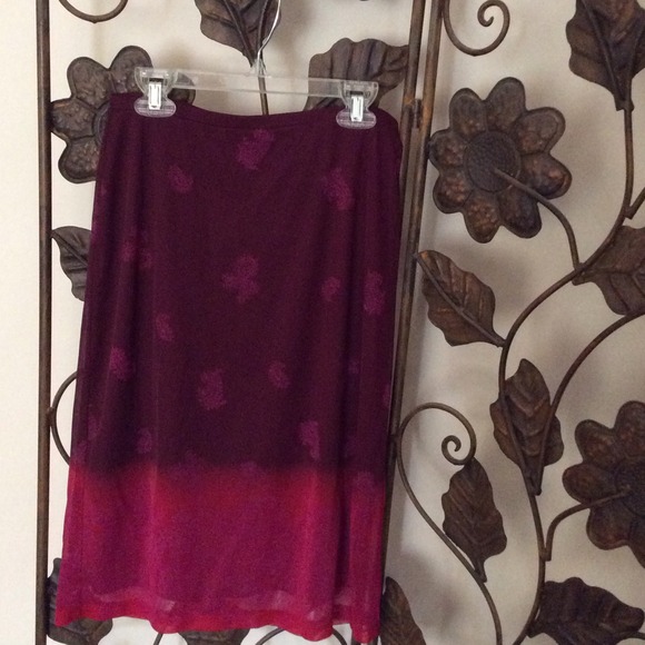 Skirt - Picture 1 of 2