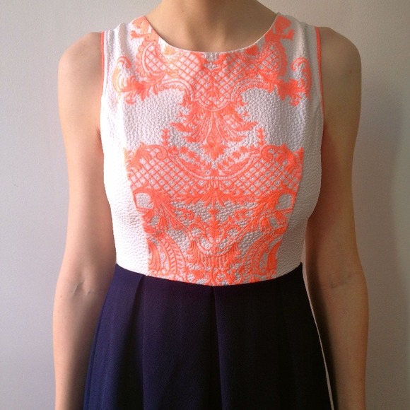 βBUNDLEDβCoral crush dress by Sugarlipsππ - Picture 2 of 2