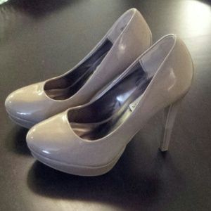 Beige steve madden high heels