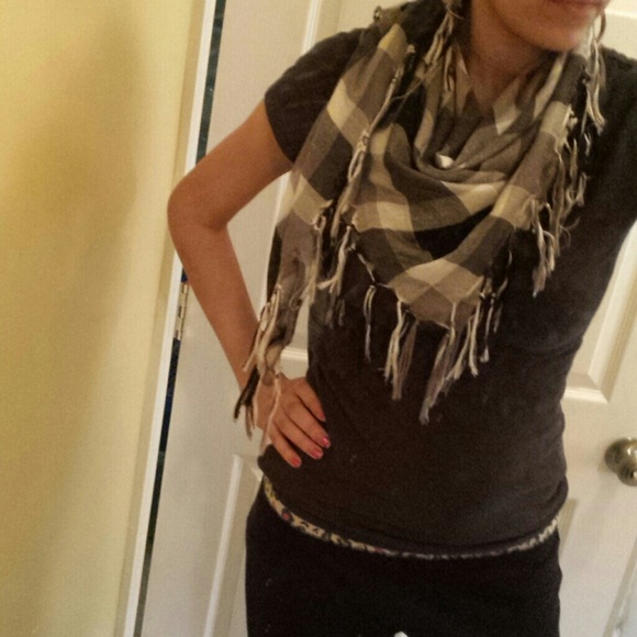 Scarf - Picture 2 of 4