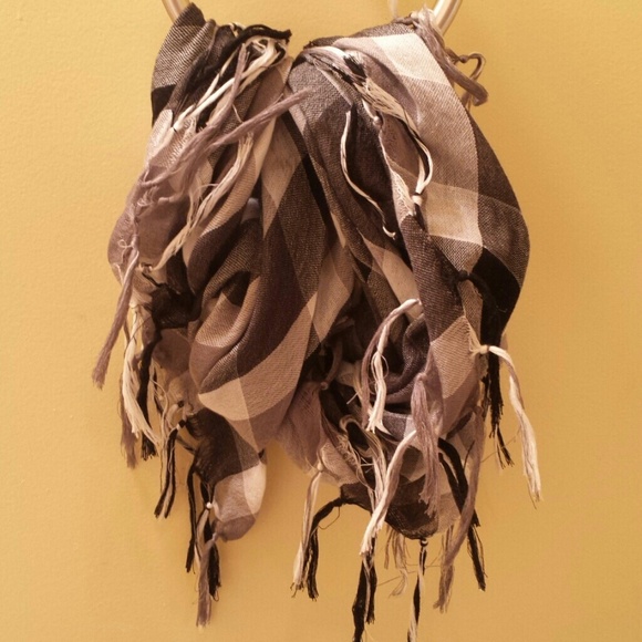 Scarf - Picture 3 of 4