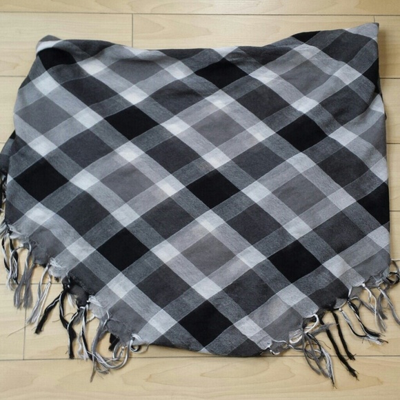 Scarf - Picture 4 of 4