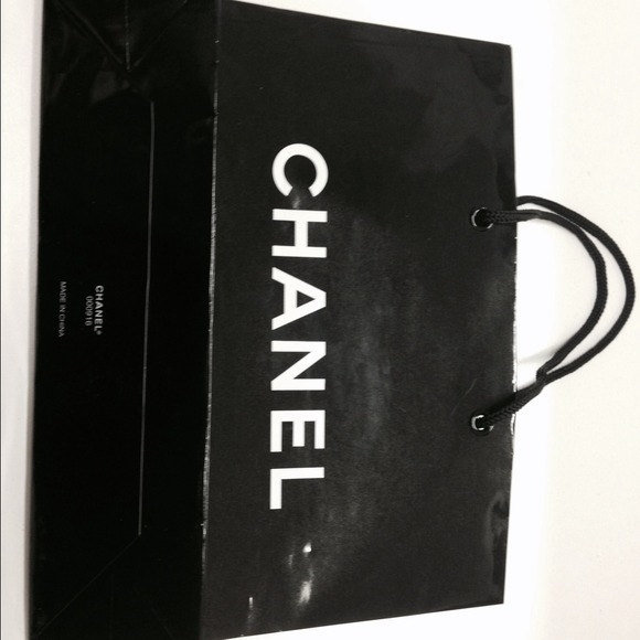 🚫sold bundle🚫Chanel paper bag 8x10"