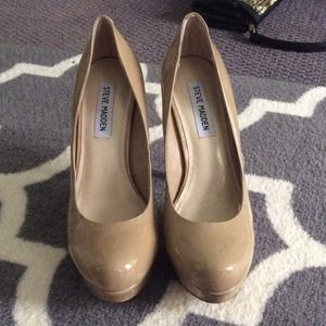 Steve Madden patent leather pumps size 8.5