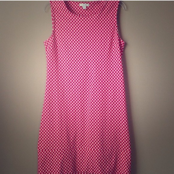 ⛔️ SOLD ⛔️New York & Co Printed Vibrant Red Dress - Picture 3 of 3