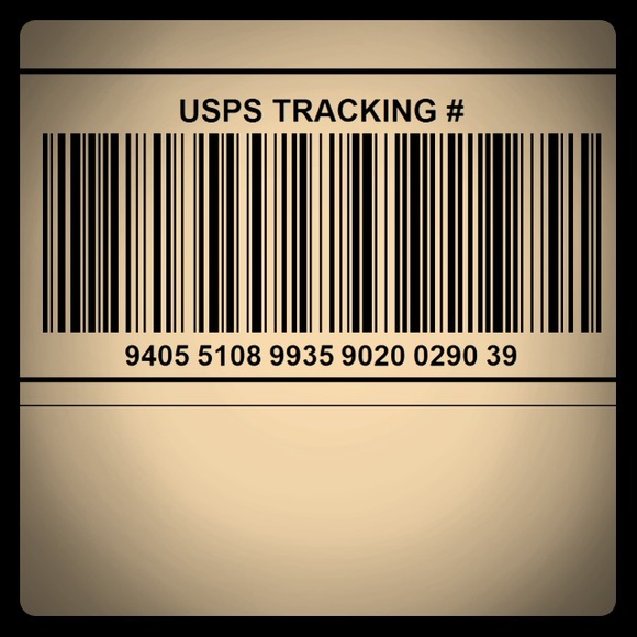 USPS  Tracking# BCBG Cardigan🌼