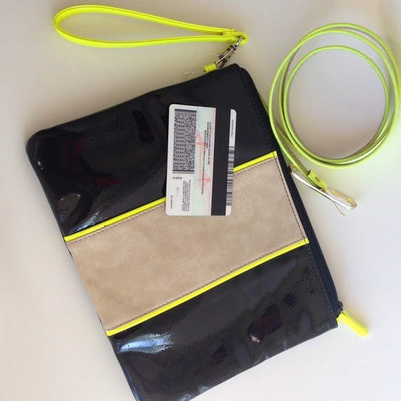 Three tone clutch - Picture 2 of 4