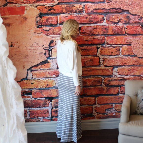 ⬇️Heather grey striped print knit maxi skirt - Picture 2 of 2