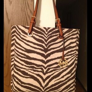 *SOLD* NWT Michael Kors brown & tan tiger handbag