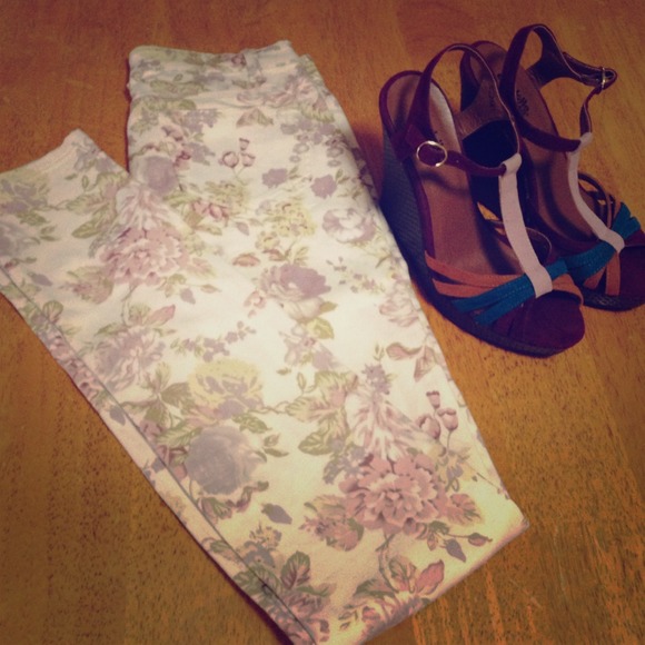 Floral Jeans 🌸🌼