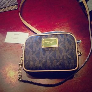 Michael Kors Jet Setter Crossbody