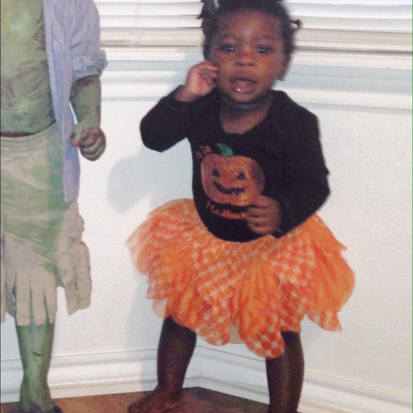 🎀Adorable tu tu Halloween dress🎀 - Picture 2 of 2