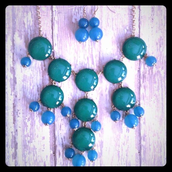 "Envious Greens" Bubble Necklace Set-Final Sale - Picture 1 of 3