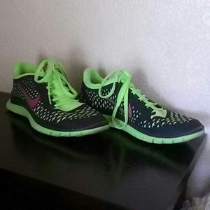 Reserved for emilysmiller*Nike 3.0