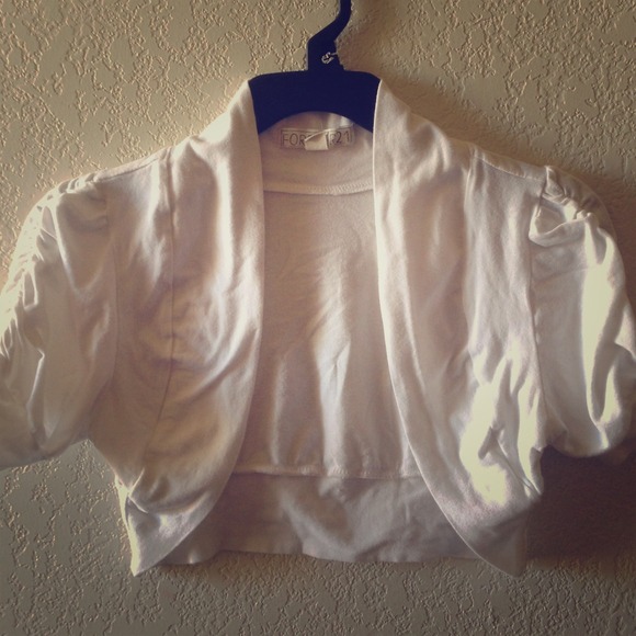 Forever 21 Tops - ❌SOLD❌White cardigan from FOREVER21 Size SMALL 💜