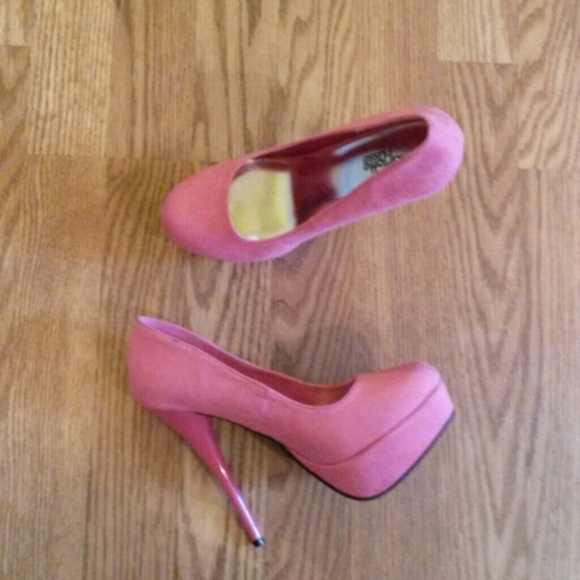 bubble gum pink pumps