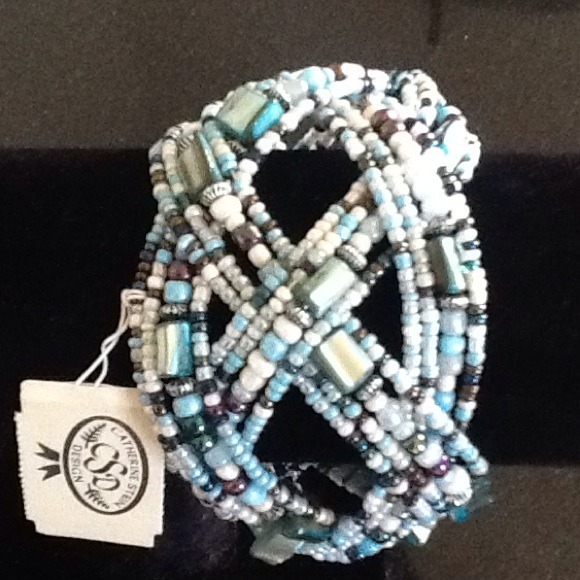 👀 Different shades of Blue Beaded Bracelet 👀 NWT