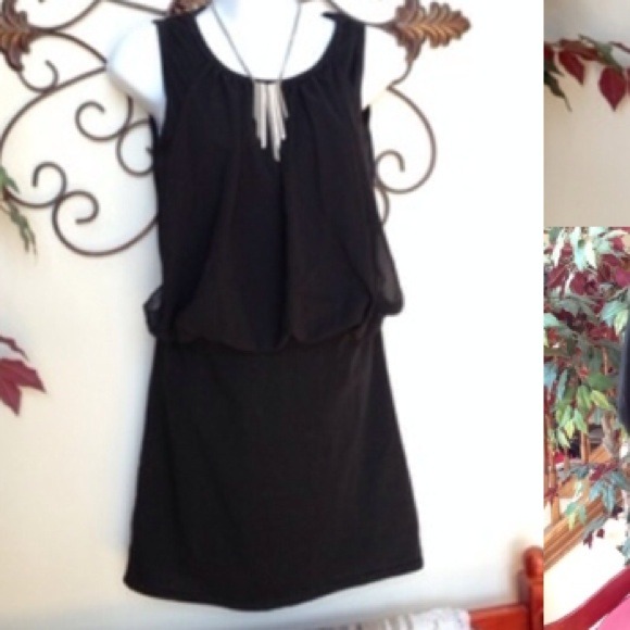 🚫SOLD🚫Black Sleeveless short dress - Picture 2 of 3