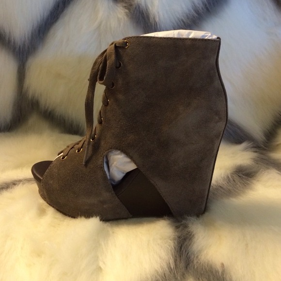 SOLD Lucky Brand suede Nellie booties 7M - Picture 4 of 4