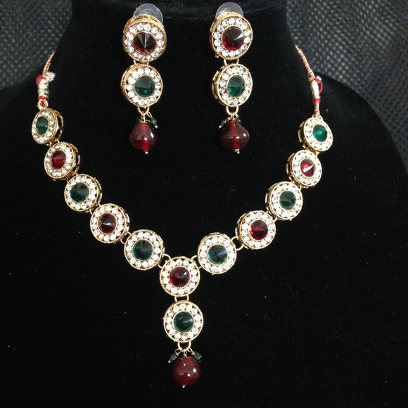 Gold statement necklace & earrings set