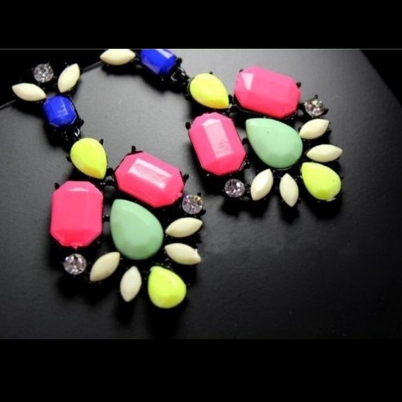 New trendy long party wear earrings - Picture 2 of 4