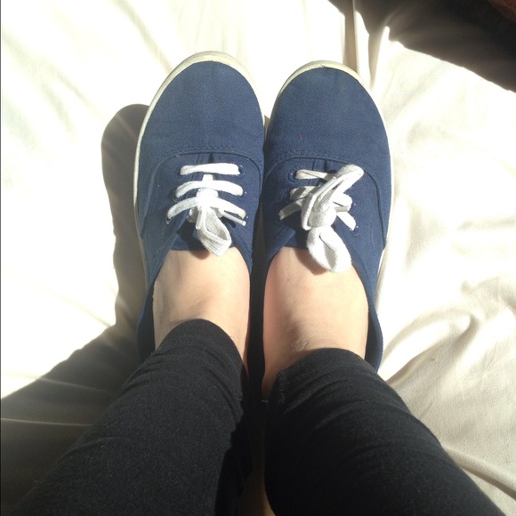 Pair of red & pair of blue h&m sneakers - Picture 3 of 3