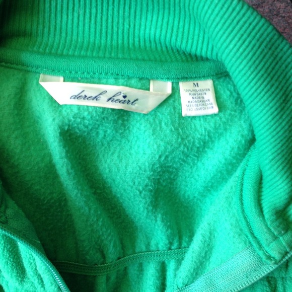 SOLD locally. Very soft, green, ruched vest. - Picture 2 of 3