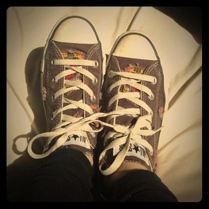 Converse All Star brown with patch design size 6