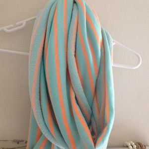 Infinity scarf