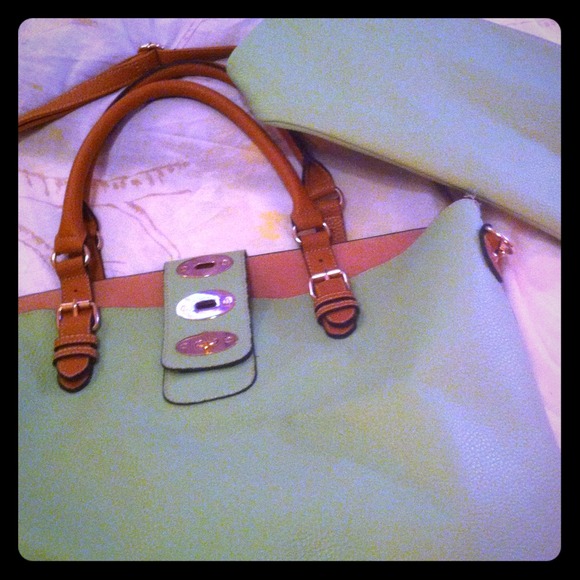 Large mint green beach tote with med/sm bag