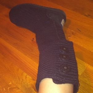 Black sweater ugg boots