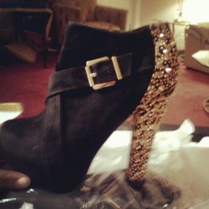 Black bootie with cheetah print and spikes