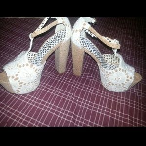 ((Reserved@leic)) Jessica Simpson white cork danys