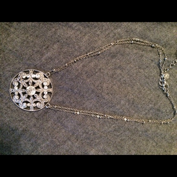 Crystal necklace - Picture 2 of 2