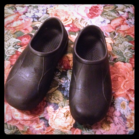 TredSafe Slip Resistant clogs