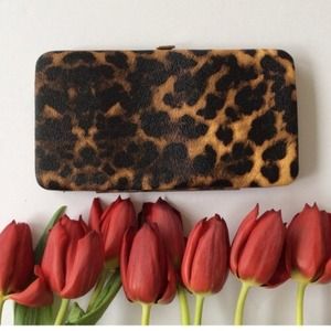 Bags - ❗️$10 SALE❗️Leopard clutch wallet Bags - ❗️$10 SALE❗️Leopard clutch wallet